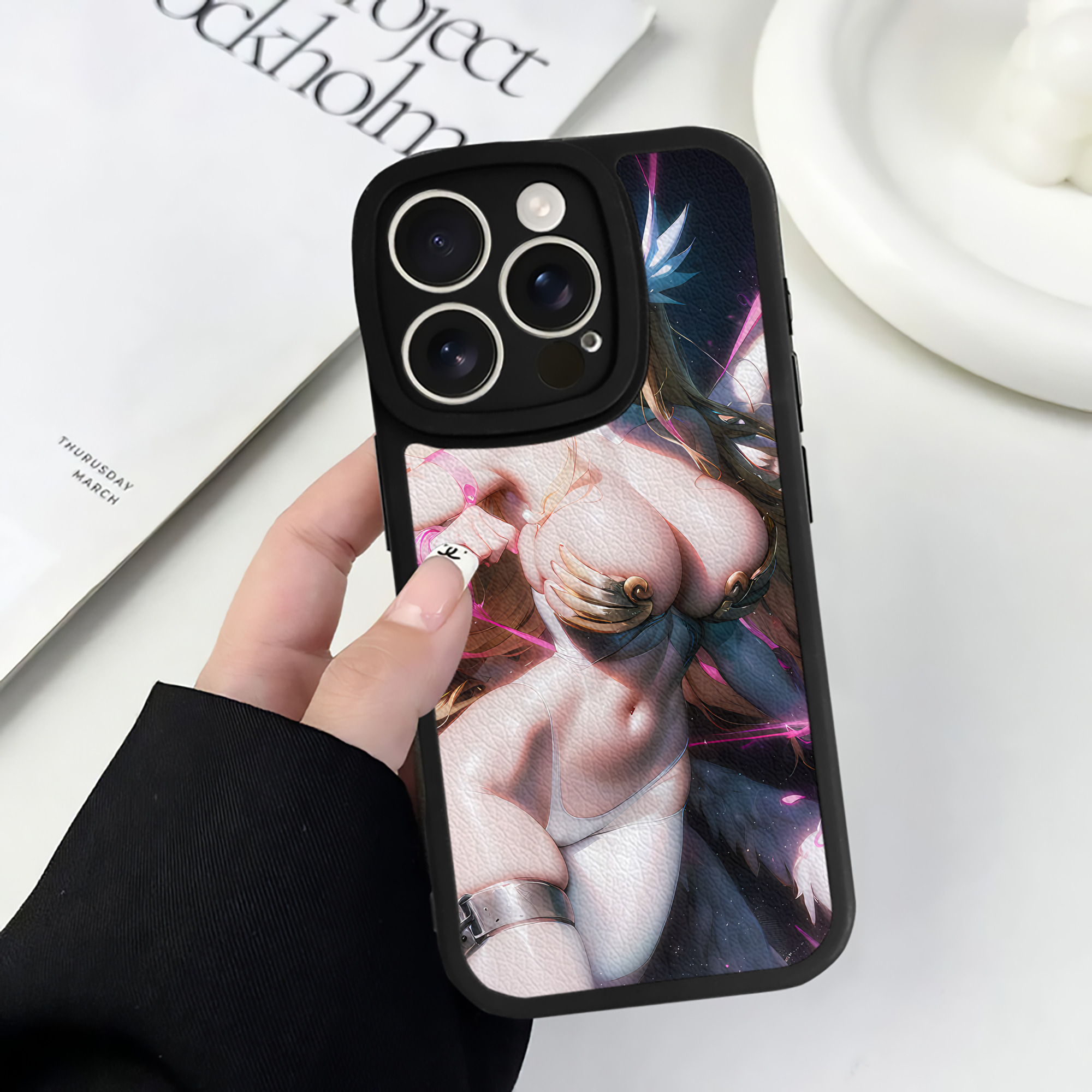 （画像用） Digimon デジタルモンスター/デジモン 【iPhone 16シリーズ対応】シリコンスマホケース（レザー調） 材質：シリコン